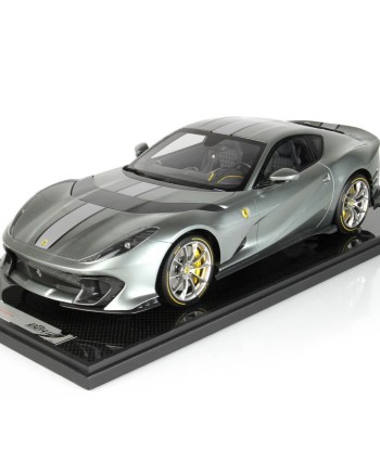 Ferrari 812 Competizione 1/12 scale model Faites des économies