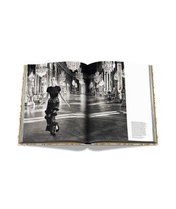 Livre Versailles - From Louis XIV to Jeff Koons: Impossible collection l'évolution des habitudes 