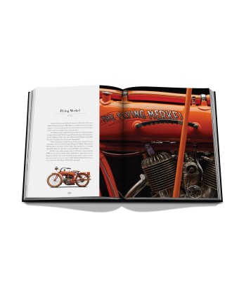 Livre Iconic: Art, Design, Advertising, and the Automobile la colonne vertébrale